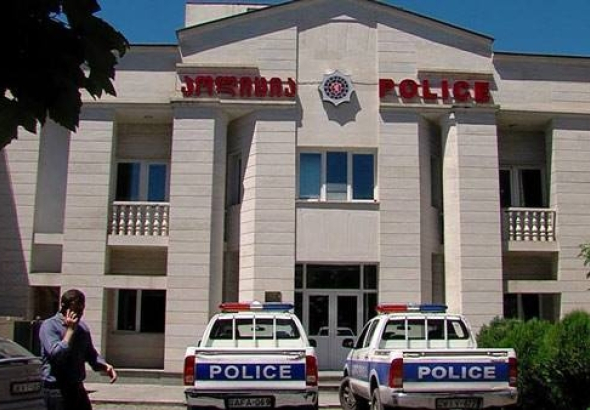 მამაკაცი, რომელიც თვითმხილველთა თქმით პოლიციამ ცემა, დაკავებულია