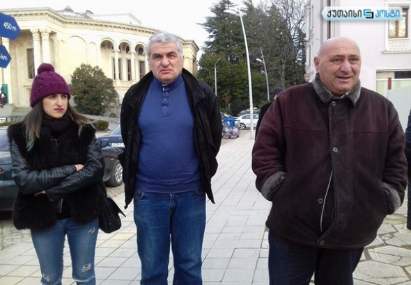 "პროექტი არ არსებობს და ორი ტრაქტორი გამალებით მუშაობს" - წულაია მაკდონალდსის მშენებლობას აპროტესტებს
