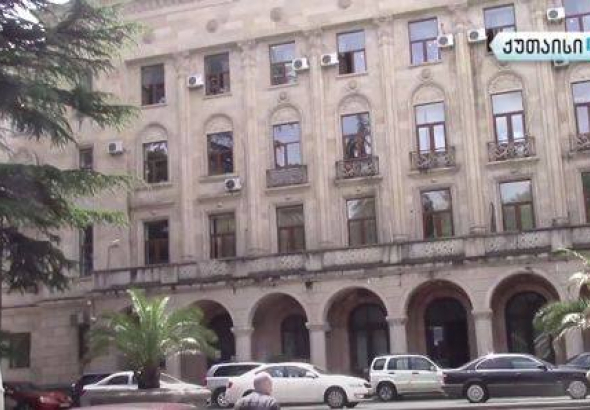 "ორშაბათისთვის ექნებათ პასუხი" - ქუთაისის მერია აქციის მონაწილეებს 