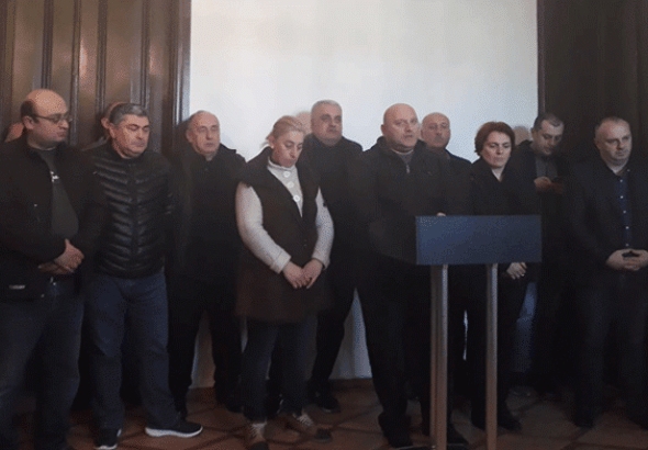გაერთიანებული ოპოზიცია ქუთაისში დავით კირკიტაძის თავდებით გათავისუფლებას ითხოვს