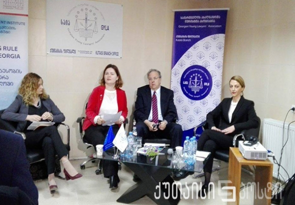 "ნაადრევი ქორწინება არის დანაშაული" - ამერიკის ელჩი 