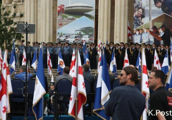 პროფესიული დღის მილოცვა და ჯილდოები პოლიცილებს ქუთაისის ცენტრალურ მოედანზე