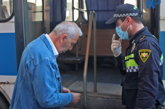 ქუთაისში პირბადის ტარების წესის მკაცრი კონტროლი დაიწყო 