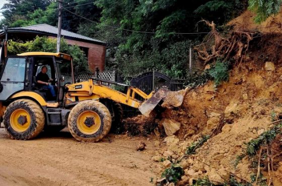 ქუთაისში, გელათის ქუჩაზე მიწის მასა ჩამოიშალა