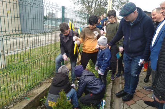ქუთაისში, ქართველმა და  უკრაინელმა ბავშვებმა ერთობლივად ხეები დარგეს
