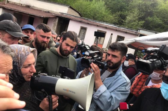 ნამახვანჰესის მშენებლობის მოწინააღმდეგეები ქუთაისში ჭავჭავაძის გამზირს გადაკეტავენ