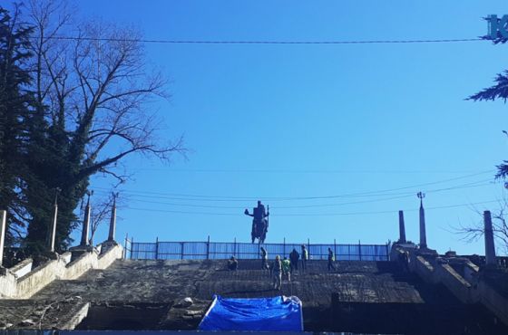 ბალახვნის ას საფეხურიანი კიბის სარეკონსტრუქციო სამუშაოები განახლდა