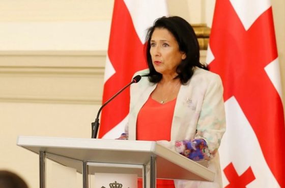 "რა დროს კეტჩუპი და ფქვილია? ეს სირცხვილია"  - პრეზიდენტი ოპოზიციას 