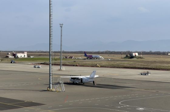 ქუთაისის აეროპორტის ასაფრენ ბილიკზე გამნაღმველები მუშაობენ - ფრენები გადადებულია