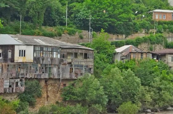 რიონისპირა სახლების საქმეზე წაგებული დავა და  გაურკვეველი რეაბილიტაცია