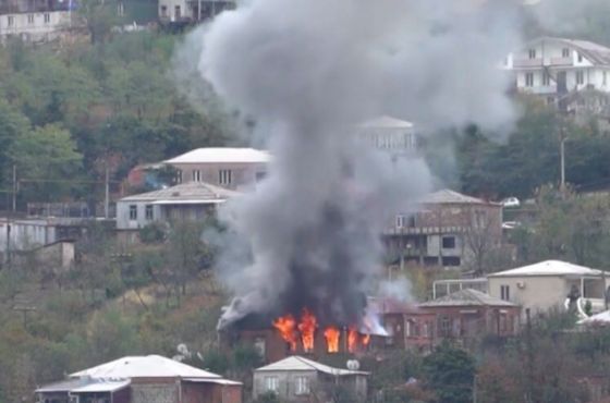 ქუთაისში, საცხოვრებელი სახლს ცეცხლი გაუჩნდა