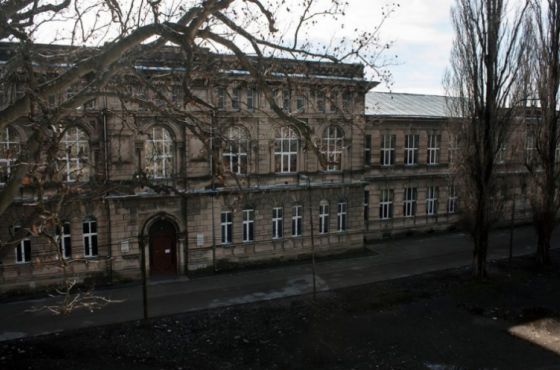 ქუთაისში, მშობლებს სკოლების დალაგებას ავალდებულებენ   