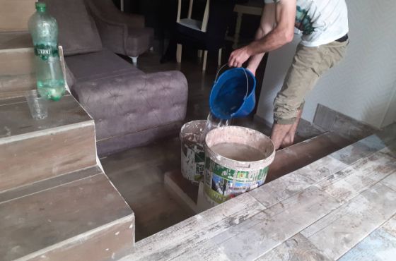 "კანალიზაციის არასწორი დაგეგმარების შედეგია" -  დატბორილი სახლები და ეზოები ჯიბლაძის ქუჩაზე 