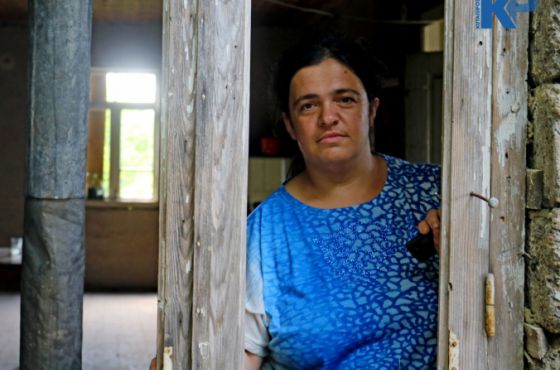 სახლი ფანჯრებისა და კედლის გარეშე (ვიდეო)