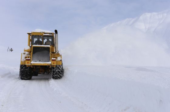 რა ხდება გზებზე  - საგზაო დეპარტამენტმა შეზღუდვები დააწესა 