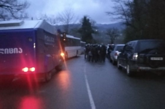 რიონის ხეობაში სპეცრაზმი და წყლის ჭავლის მანქანაა მობილიზებული