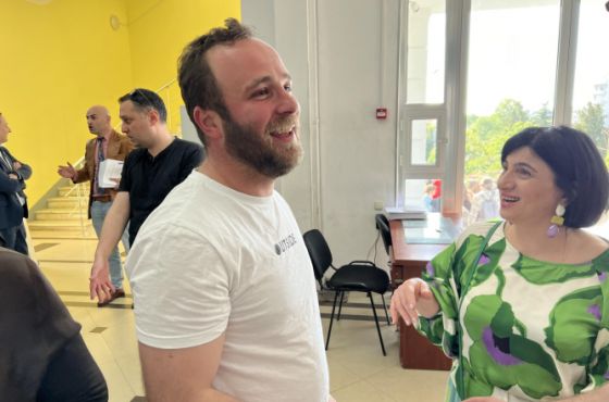 მიშიკო მუმლაძე თავისუფალია - სასამართლო პროცესი 13 მაისამდე გადაიდო