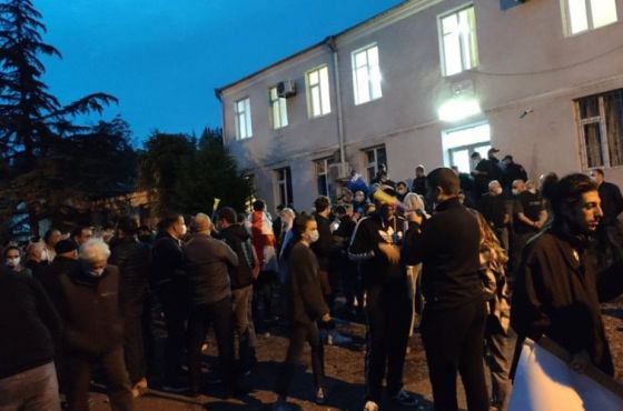 ნანუკა ჟორჟოლიანი წყალტუბოში  აქციას მართავს