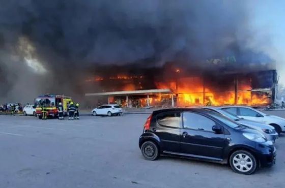 უკრაინაში, კრემენჩუკის სავაჭრო ცენტრზე სარაკეტო თავდასხმის შედეგად 18 ადამიანი დაიღუპა