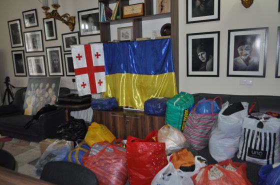 მესხიშვილის თეატრმა უკრაინაში ჰუმანიტარული ტვირთი გააგზავნა