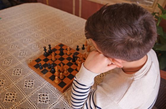 თამაში მარტოობაში და კორონა ბავშვების ცხოვრებაში 