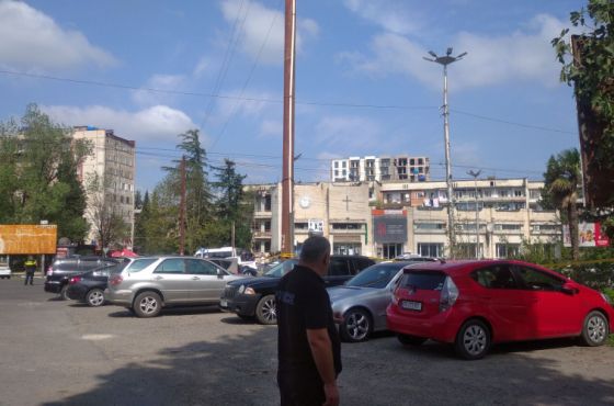 მძარცველმა ბანკში გაისროლა 