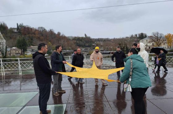 "შენი ხმა ევროკავშირს" - ქუთაისში, თეთრ ხიდზე, ვარსკვლავი გაიშალა