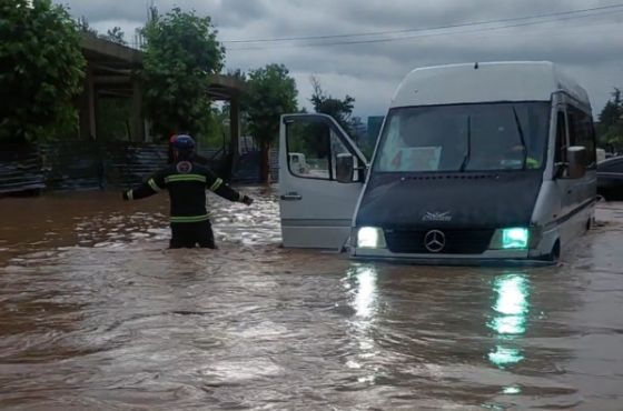 დაზიანებული ავტომობილები, დატბორილი ქუჩები და კორპუსის სარდაფები - სტიქიის შედეგები იმერეთში