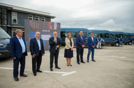 ქუთაისში 10 მიკროავტობუსი მინისტრის მოადგილემ, მაჟორიტარმა, გუბერნატორმა, მერმა და საკრებულოს თავმჯდომარემ წარადგინეს