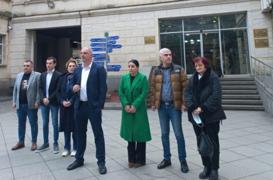 "მოგვიანებით გავაკეთებთ განცხადებას'' - ფრაქცია ''ნაციონალური მოძრაობა'' პარტიის შესაძლო დატოვებაზე