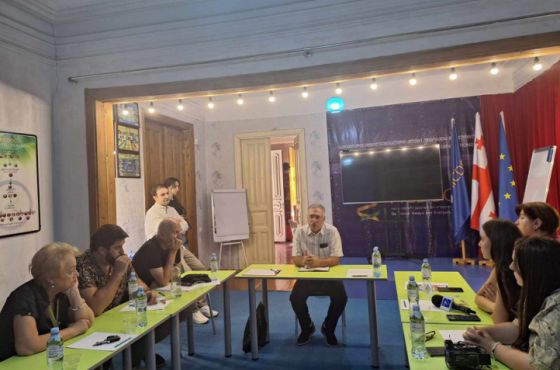 "ჩვენი მშვიდობა დგას დასავლეთის მხარდაჭერაზე"- ლაშა ტუღუში ქუთაისში სამოქალაქო სექტორს შეხვდა