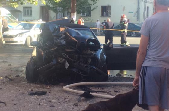 ავტოსაგზაო შემთხვევა ქუთაისში - დაშავებულია ორი ადამიანი