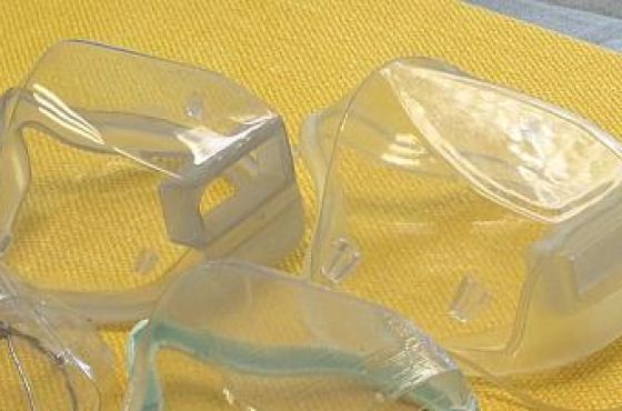 სმენის პრობლემის მქონე პირებთან ექიმი ვალდებული იქნება გამჭვირვალე პირბადე გამოიყენოს 