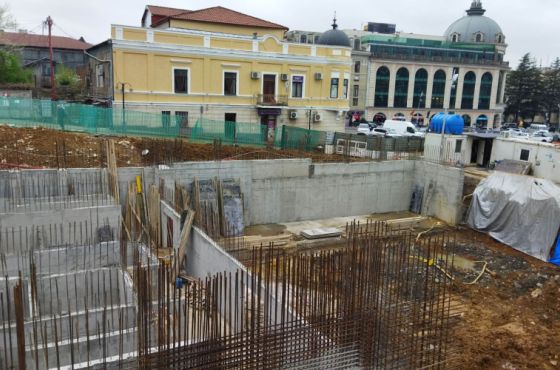 მუზეუმის ყოფილი შენობის დანგრევის შემდეგ, საგამოფენო სივრცისთვის საჭირო კედლებს თავიდან აშენებენ