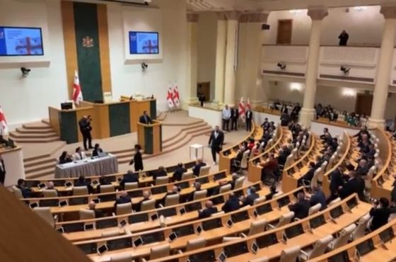 "ქართული ოცნება" დღეს პრეზიდენტს ირჩევს 