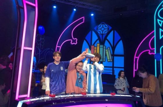 ქუთაისის ფიზიკა-მათემატიკის სკოლის გუნდი "წიგნების თაროს" მე-13 სეზონის გამარჯვებული გახდა