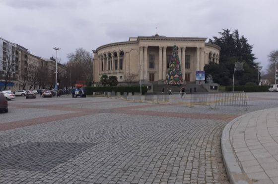 დაგეგმილი კონცერტის გამო ცენტრალური მოედანი გადაიკეტა - რა მარშრუტით იმოძრავებს ტრანსპორტი