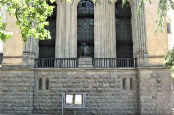 „თეატრი მივა მაყურებელთან“ - ჭიათურის თეატრი სპექტაკლების ღია სივრცეში ჩვენებას იწყებს