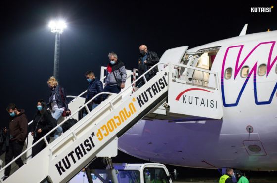 პანდემიის დაწყების შემდეგ, ქუთაისის აეროპორტმა  პირველი პირდაპირი რეგულარული რეისი შეასრულა