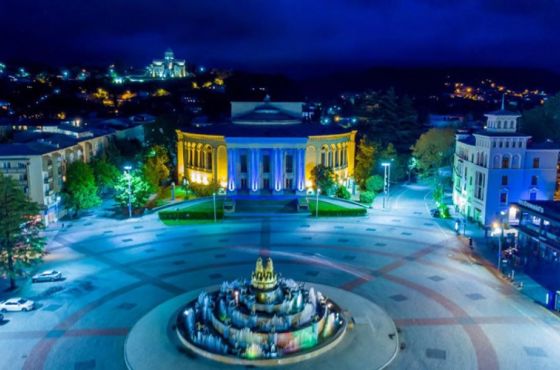 მესხიშვილის თეატრი ევროკავშირის დროშის ფერებში განათდა 