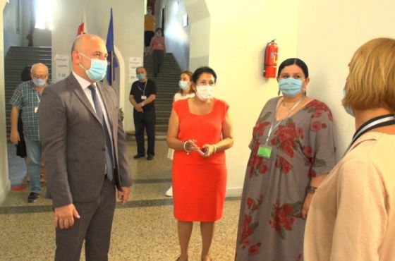  პრეზიდენტმა  აბიტურიენტებს  გამოცდების დაწყება ქუთაისიდან მიულოცა 