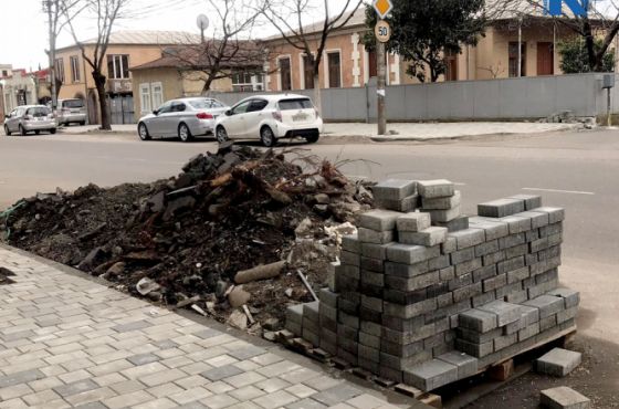 კომპანია ჯარიმდება, სამუშაოები კი, მარტში უნდა დასრულდეს -  წერეთლის ქუჩის დაუსრულებელი რეაბილიტაცია