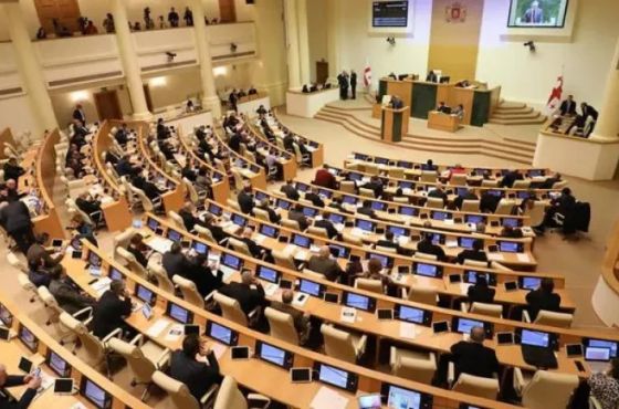 „პარლამენტის დეპუტატების უფლებამოსილების ცნობა ქვეყნის კონსტიტუციის უგულვებელყოფით მოხდა“ 