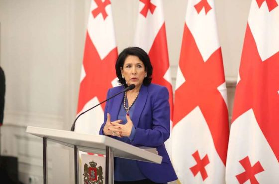 პრეზიდენტმა საშობაოდ ხუთი მსჯავრდებული შეიწყალა