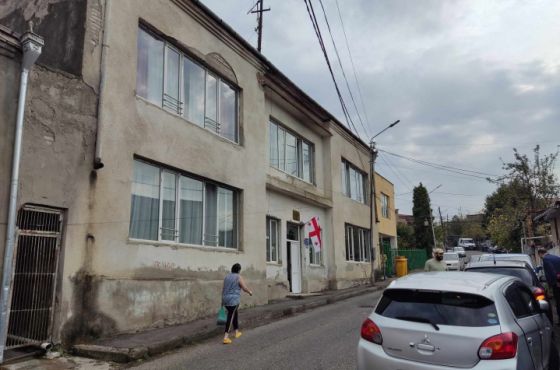 "კედლები არის დახსნილი, გვეშინია ბავშვების გაჩერების" - რა ხდება ქუთაისის საბავშვო ბაღში