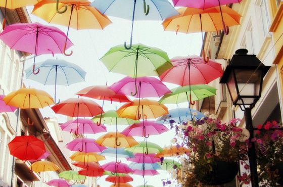 ქუთაისში ფერადი ქოლგების ფლეშმობი გაიმართება