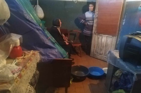 13 წელი დანგრეულ შენობაში - სამხატვრო სკოლის ყოფილი შენობის მცხოვრებლები დღესაც თავშესაფარს ეძებენ