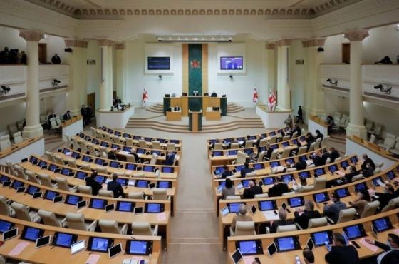 ბავშვები, რომელთაც 6 წელი 1-ელ ოქტომბრამდე შეუსრულდებათ, სწავლის დაწყებას შეძლებენ - კანონპროექტი დამტკიცებულია 