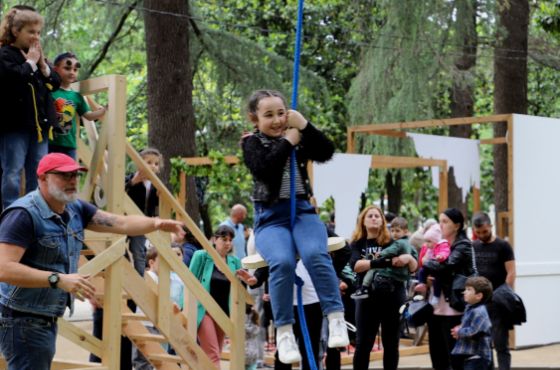 რომელი ატრაქციონები მოემსახურება უფასოდ  ბავშვებს 1 ივნისს ქუთაისში