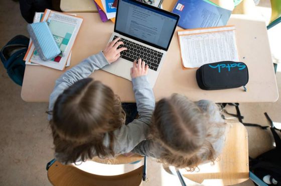 საკლასო „ოთახებში“ „დაბრუნებული“ მშობლები